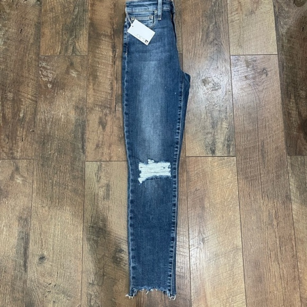 Joe’s Jeans The Charlie Skinny in Lonnie Style